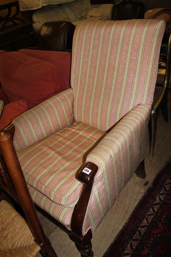 Victorian armchair(-)